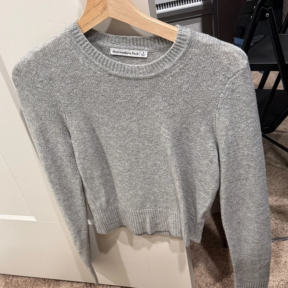 Abercrombie & Fitch Heather Gray Crew Neck Sweater - Picture 1 of 3